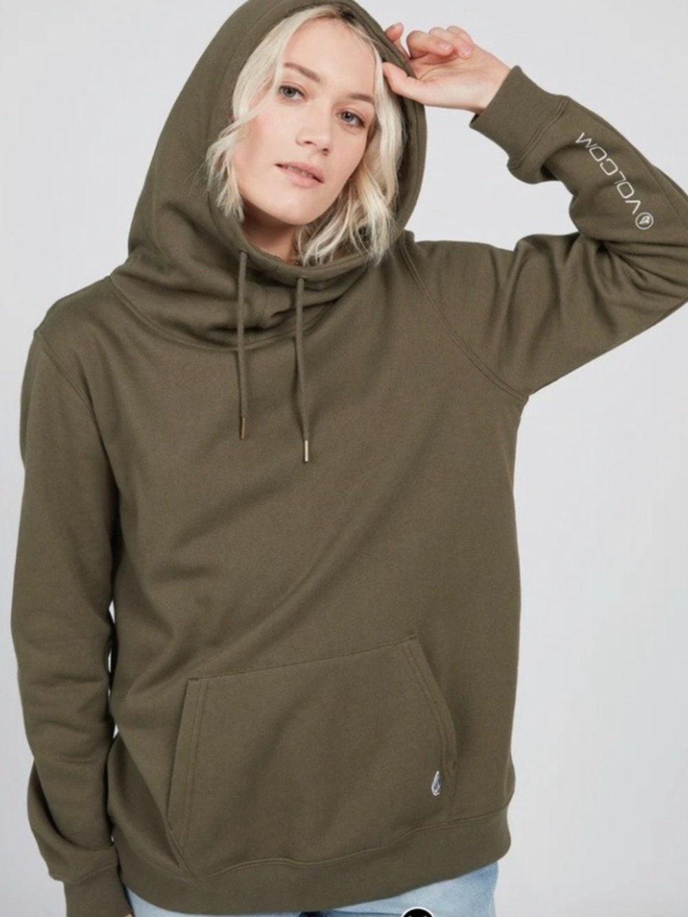 Volcom Funnel Neck Pullover Hoodie. Size S